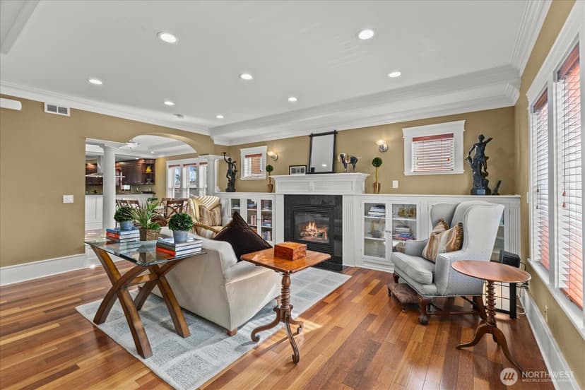 Property photo for 400 NE 50th Street, Seattle photo 5