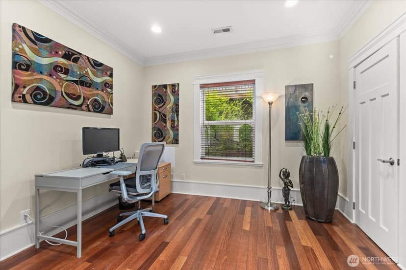 Property photo for 400 NE 50th Street, Seattle photo 13