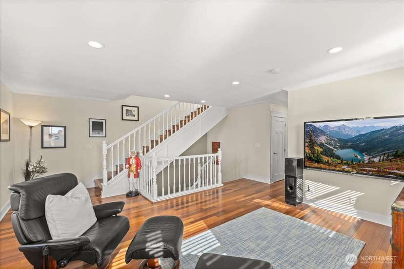 Property photo for 400 NE 50th Street, Seattle photo 15