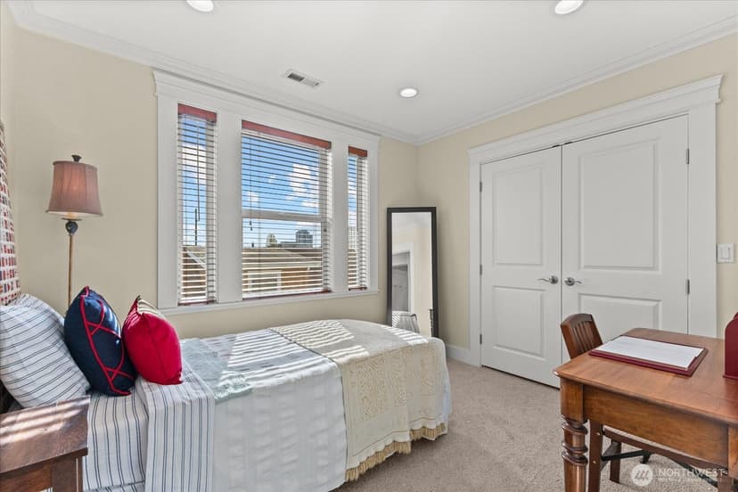 Property photo for 400 NE 50th Street, Seattle photo 20