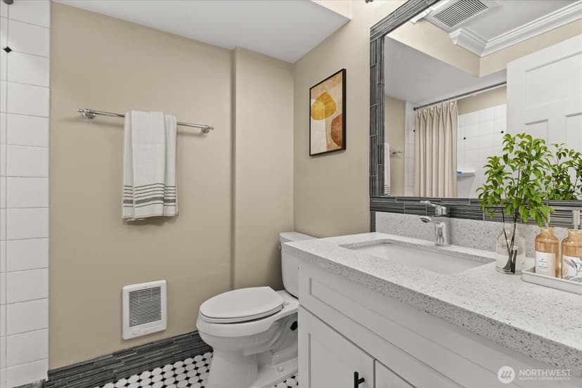 Property photo for 400 NE 50th Street, Seattle photo 30