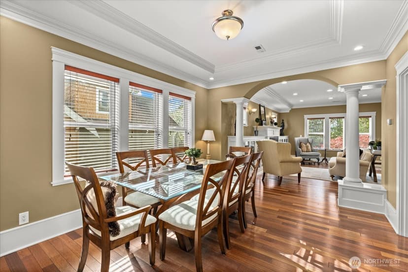 Property photo for 400 NE 50th Street, Seattle photo 8