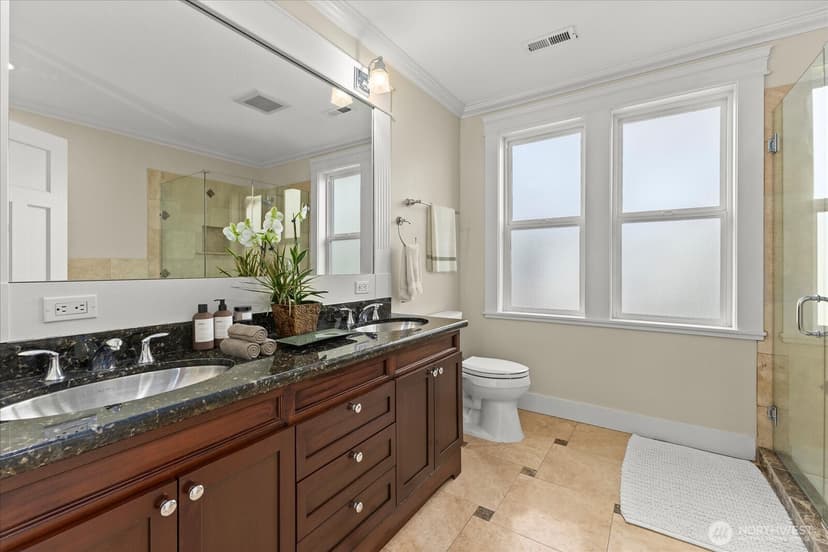 Property photo for 400 NE 50th Street, Seattle photo 18