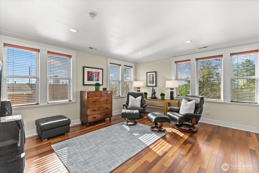Property photo for 400 NE 50th Street, Seattle photo 14