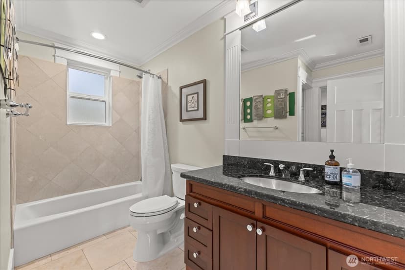 Property photo for 400 NE 50th Street, Seattle photo 12