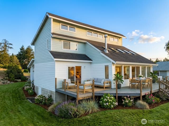 Property photo for 580 Mount Olympus Avenue SE, Ocean Shores photo 3