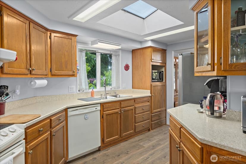 Property photo for 24201 8th Place W, Bothell photo 7