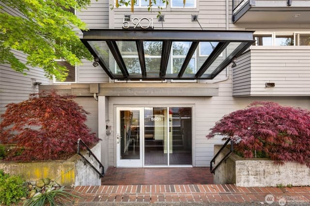 Property photo for 5901 Phinney Avenue N #302, Seattle