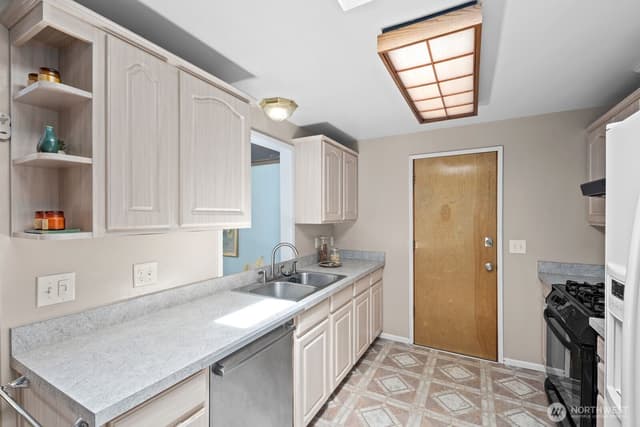 Property photo for 2119 Aberdeen Avenue NE, Renton photo 4