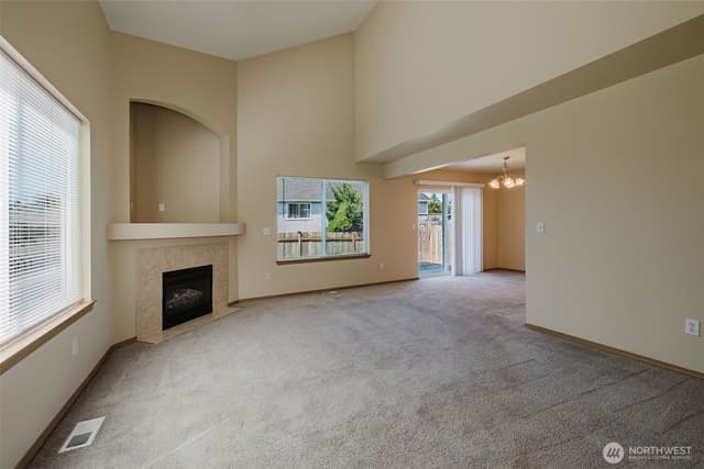 Property photo for 4024 152nd Street Ct E, Tacoma photo 3