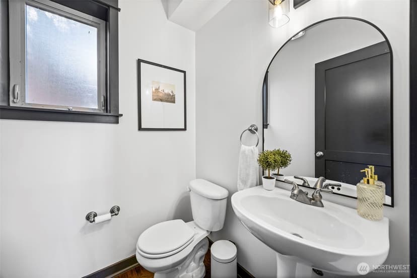 Property photo for 316 W Barrett Street #B, Seattle photo 9