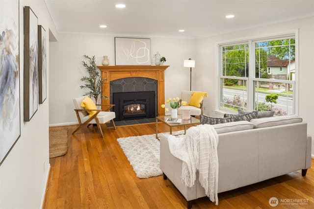 Property photo for 8816 16th Avenue SW, Seattle photo 3