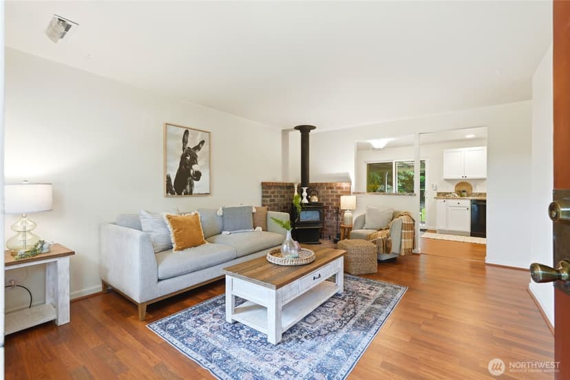 Property photo for 8421 6th Ave SW, Seattle photo 4