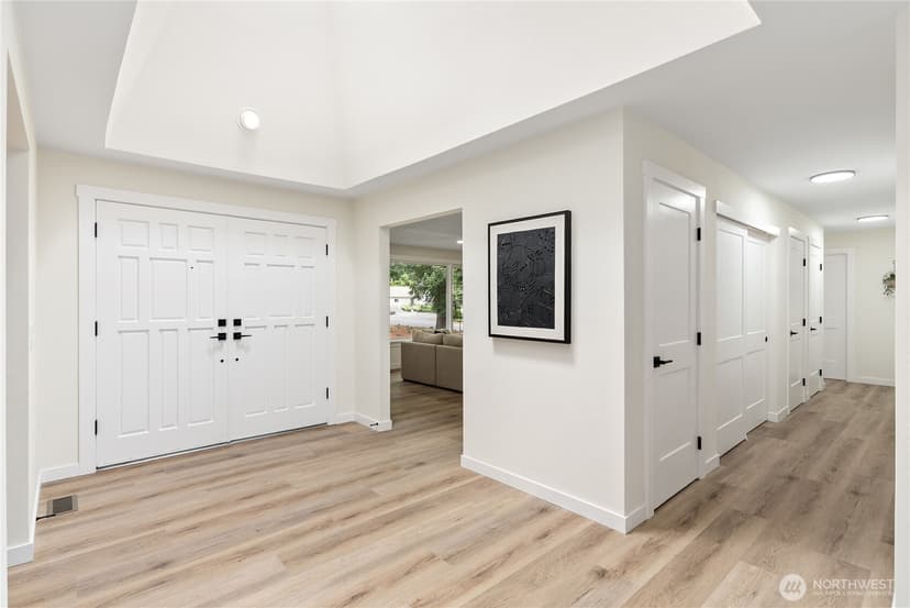 Property photo for 9701 Lake Steilacoom Drive SW, Lakewood photo 5