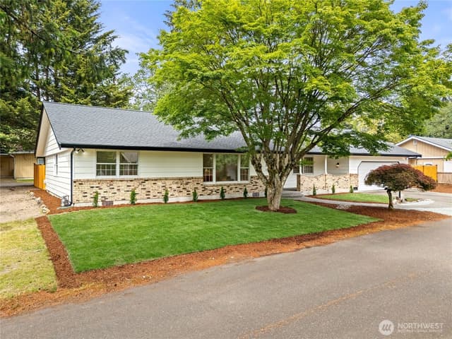 Property photo for 9701 Lake Steilacoom Drive SW, Lakewood photo 2