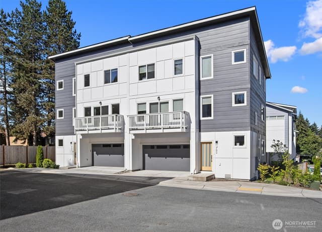 Property photo for 8025 177th Place NE #C101, Kenmore photo 2