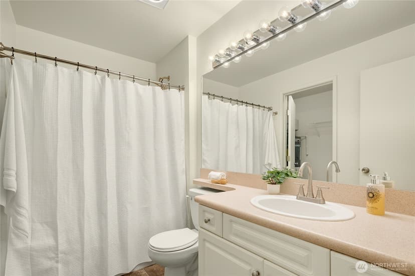 Property photo for 10825 SE 200th Street #B203, Kent photo 12