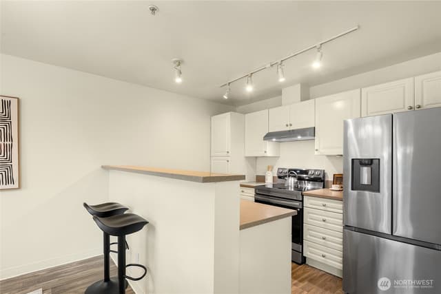Property photo for 10825 SE 200th Street #B203, Kent photo 5