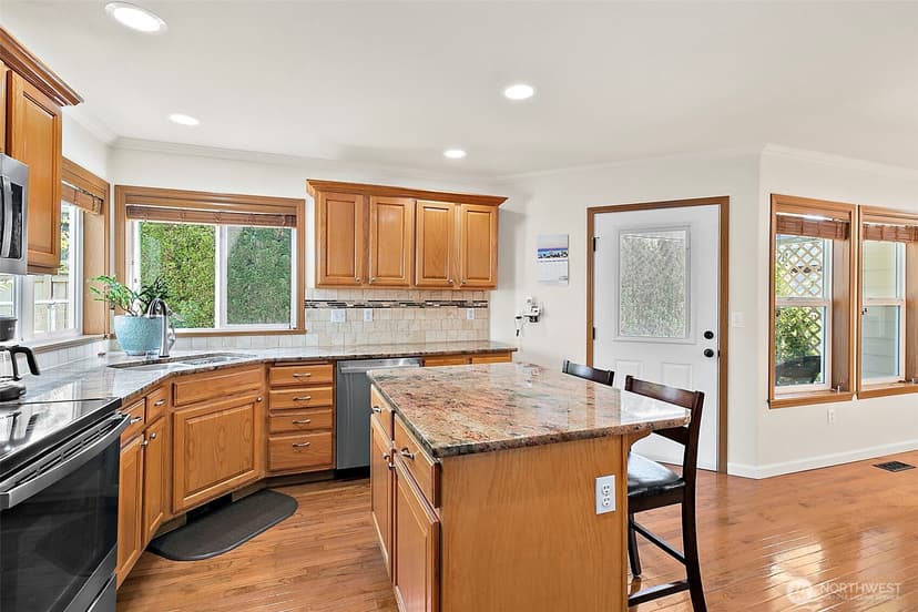 Property photo for 17709 24th Avenue Ct E, Tacoma photo 16