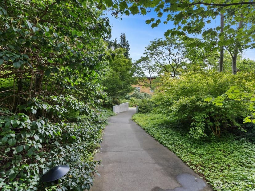 Property photo for 15100 6th Avenue SW #411, Burien photo 24