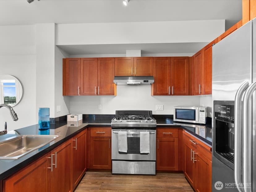 Property photo for 15100 6th Avenue SW #411, Burien photo 7