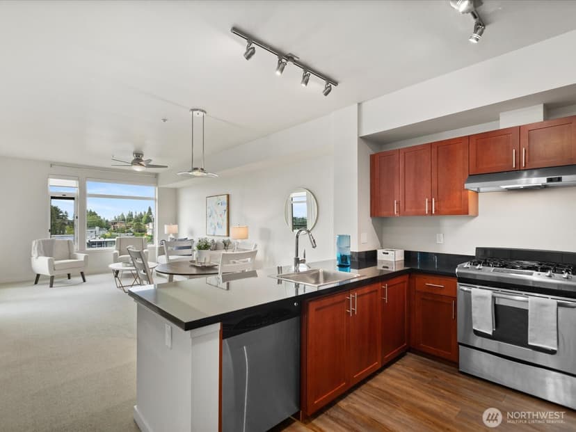 Property photo for 15100 6th Avenue SW #411, Burien photo 6