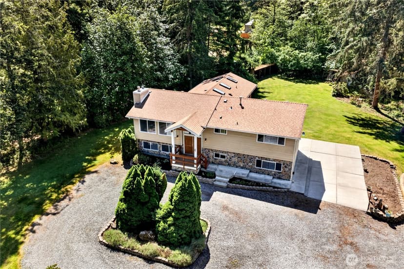 Property photo for 17924 2nd Street E, Lake Tapps photo 2