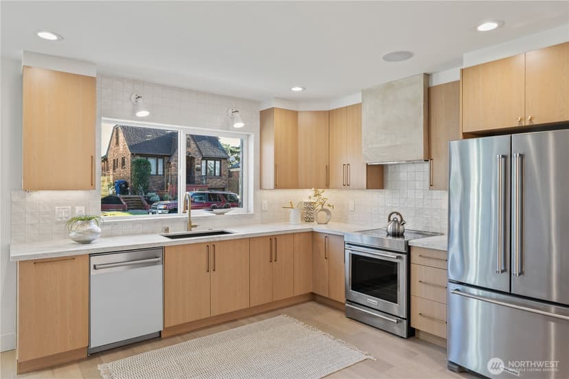 Property photo for 6315 9th Avenue NW, Seattle photo 3