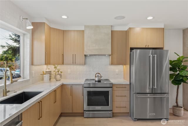 Property photo for 6315 9th Avenue NW, Seattle photo 4