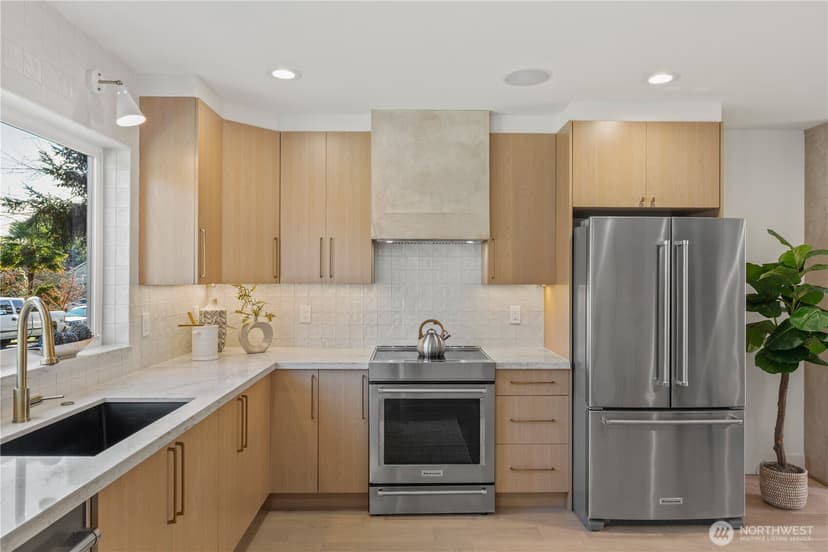 Property photo for 6315 9th Avenue NW, Seattle photo 4