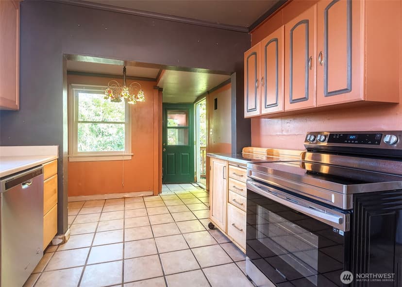Property photo for 2214 N 60th Street, Seattle photo 4