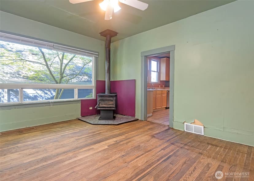 Property photo for 2214 N 60th Street, Seattle photo 6