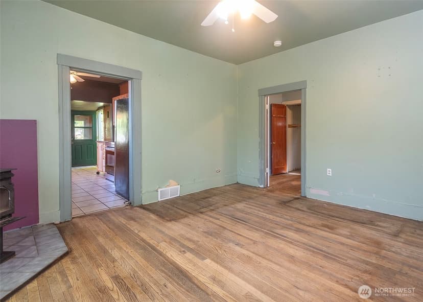Property photo for 2214 N 60th Street, Seattle photo 8