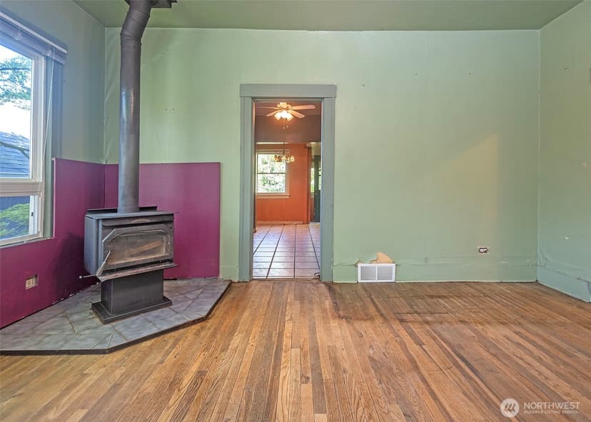 Property photo for 2214 N 60th Street, Seattle photo 7