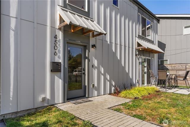 Property photo for 4506 S Kenyon St, Seattle photo 3