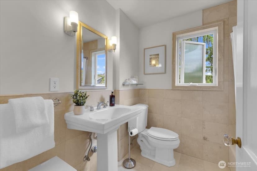 Property photo for 1955 21st Avenue E, Seattle photo 27