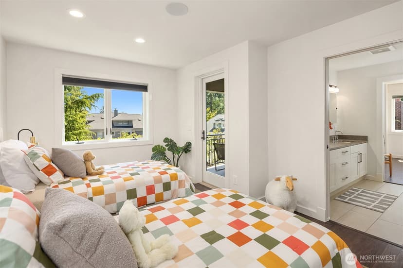 Property photo for 1810 Madrona Drive, Seattle photo 14
