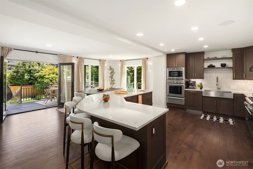 Property photo for 1810 Madrona Drive, Seattle photo 4