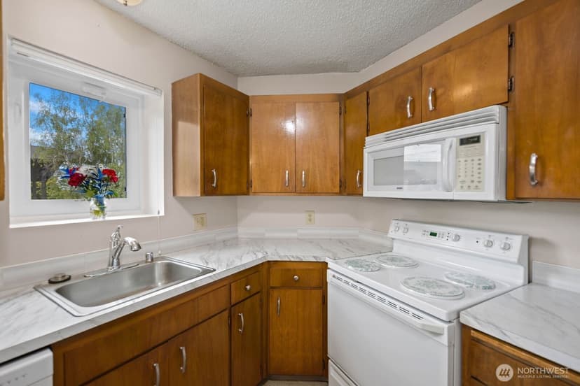 Property photo for 1425 S Puget Drive #117, Renton photo 11