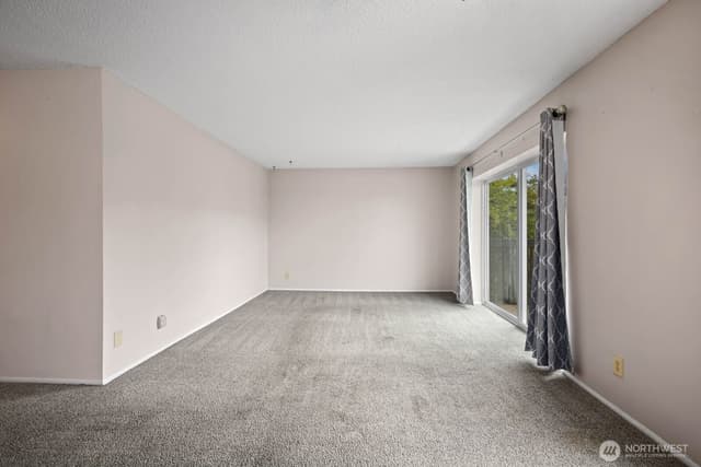 Property photo for 1425 S Puget Drive #117, Renton photo 4