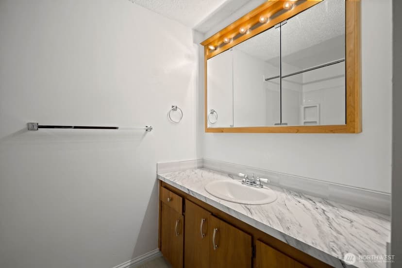 Property photo for 1425 S Puget Drive #117, Renton photo 15