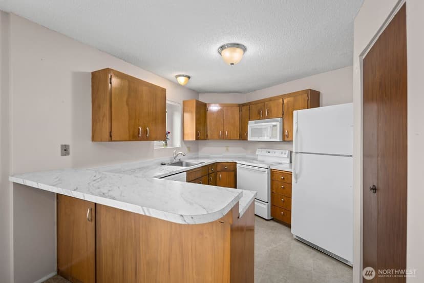 Property photo for 1425 S Puget Drive #117, Renton photo 9