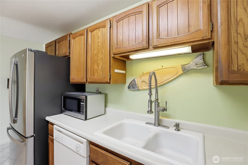 Property photo for 1041 Ihland Place NE, Bainbridge Island photo 16