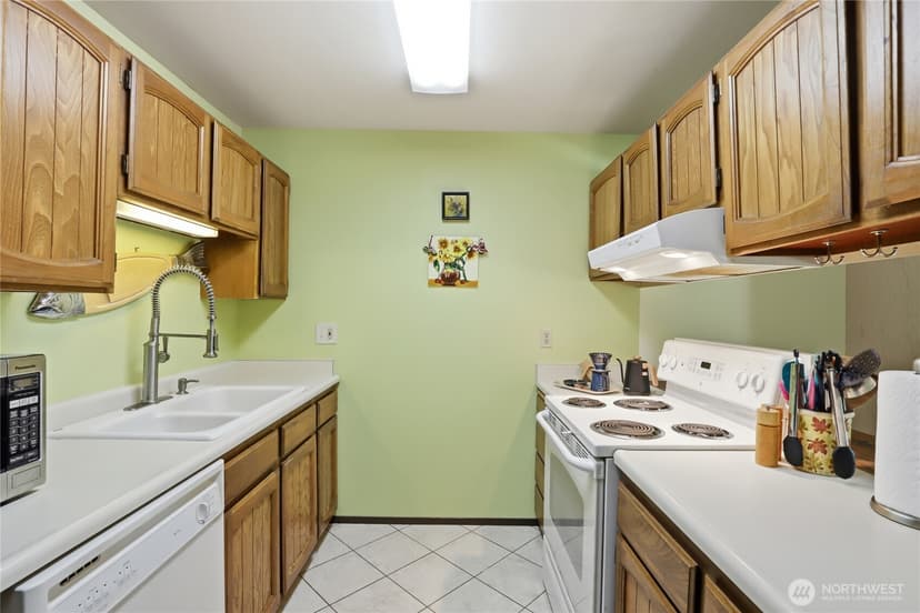 Property photo for 1041 Ihland Place NE, Bainbridge Island photo 14