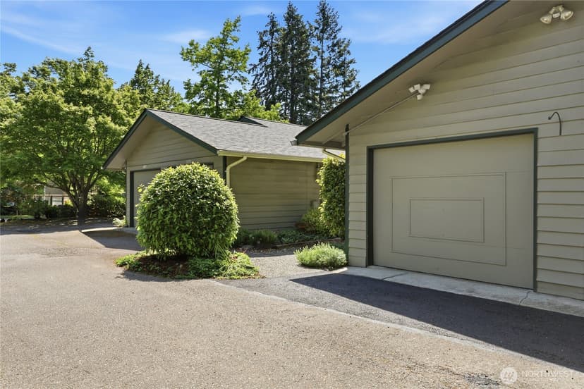 Property photo for 1041 Ihland Place NE, Bainbridge Island photo 3