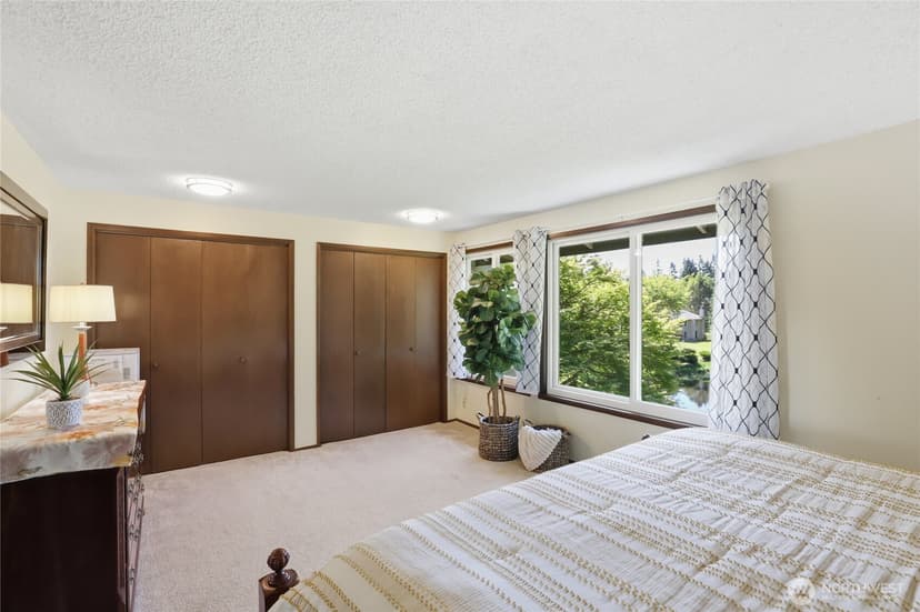 Property photo for 1041 Ihland Place NE, Bainbridge Island photo 18