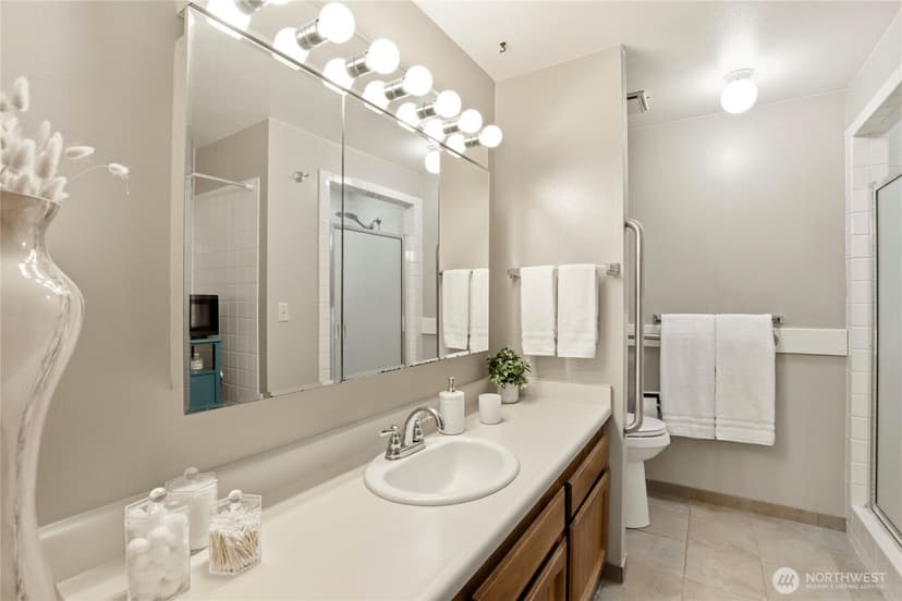 Property photo for 1041 Ihland Place NE, Bainbridge Island photo 22