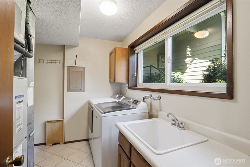 Property photo for 1041 Ihland Place NE, Bainbridge Island photo 24