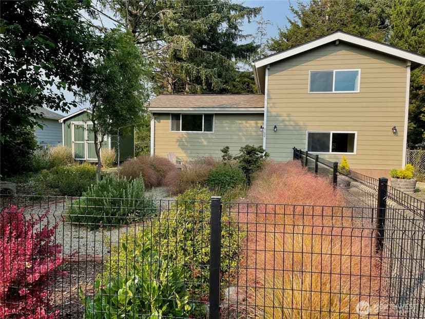 Property photo for 142 N Port Loop NW, Ocean Shores photo 2