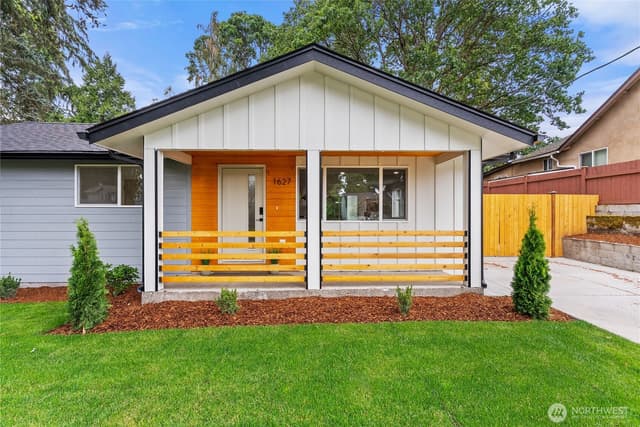 Property photo for 1627 Hume Street S, Tacoma photo 4